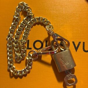 Louis Vuitton # 307 Lock and Key w/ Unbranded Chain and Gift bag